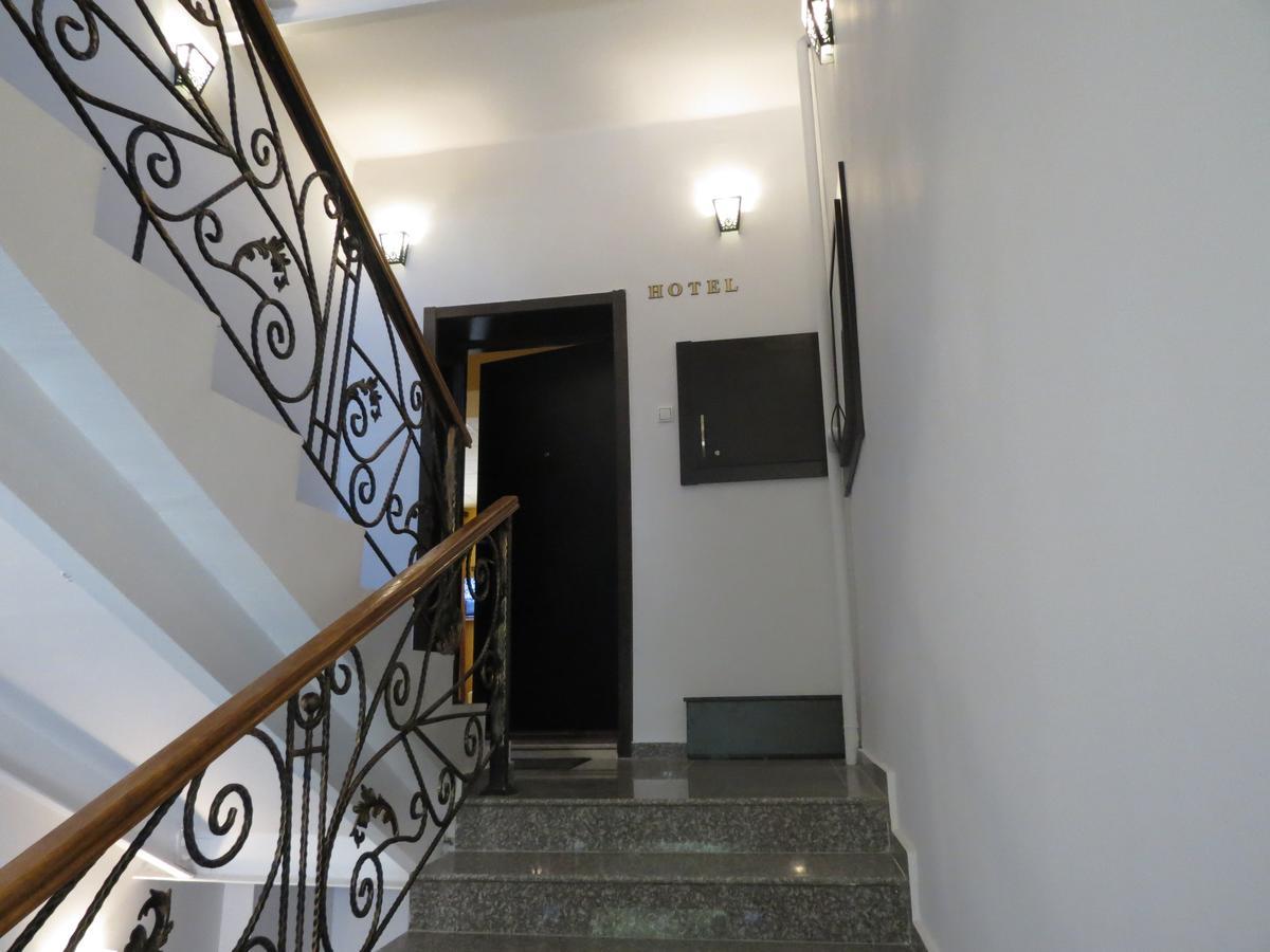 Hostel Your Home Tbilisi Buitenkant foto